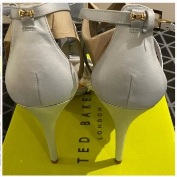 Ted Baker Appolini Light Blue Bow Heeled Sandals size 39 / 8 nwt - Picture 9 of 11